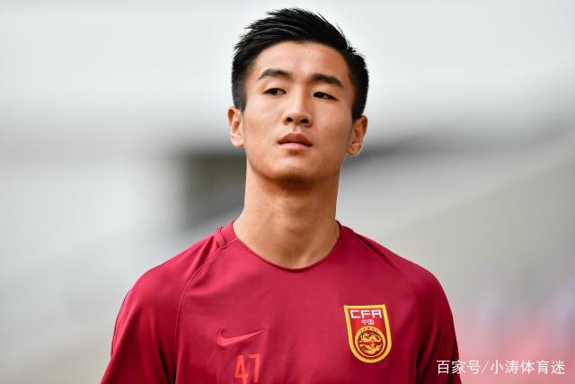 梁朝伟母亲86岁近照：手织披肩温暖又独立